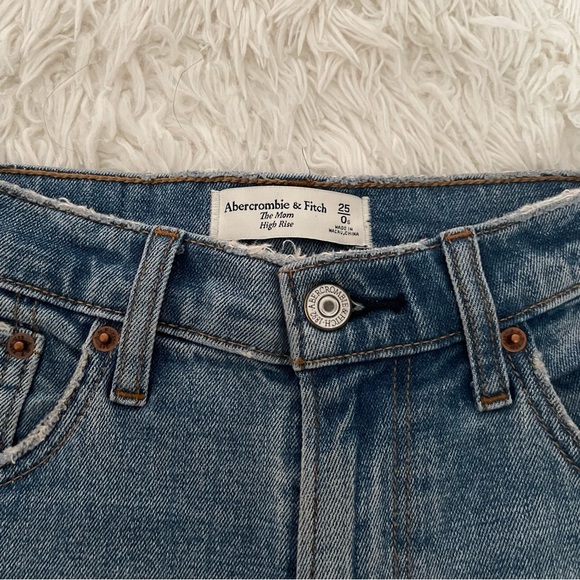 Abercrombie and Fitch Mon Jeans - Picture 2 of 5